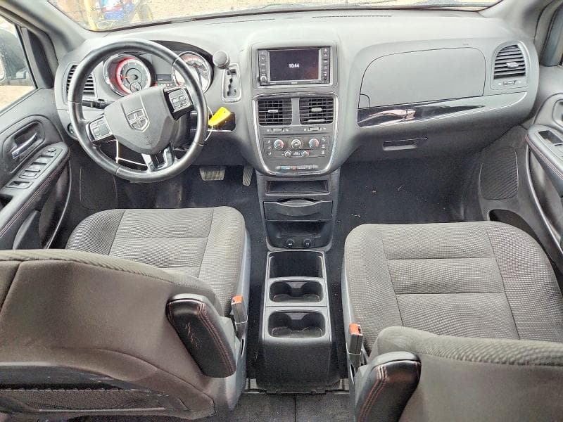 2020 DODGE GRAND CARAVAN SE 8