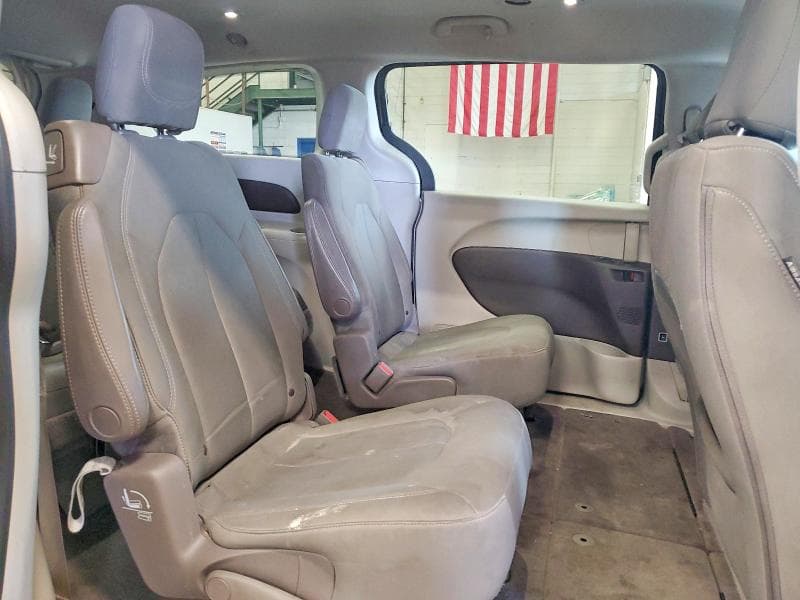2017 CHRYSLER PACIFICA TOURING 11