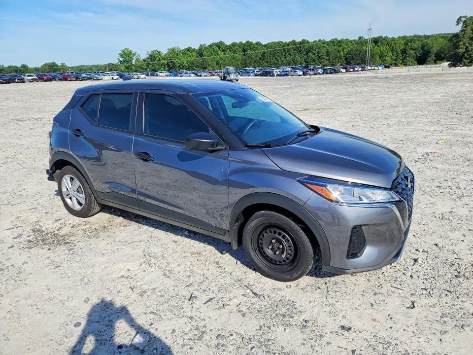 2024 NISSAN KICKS S 4