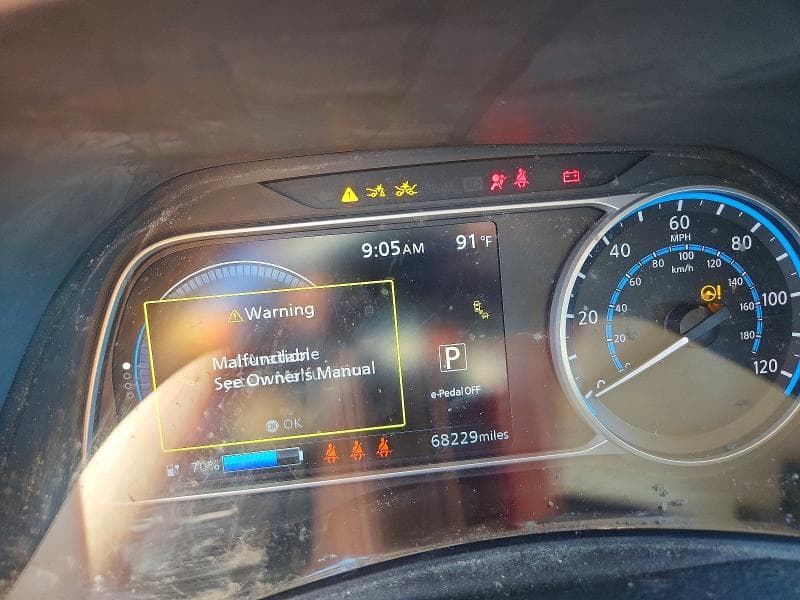 2022 NISSAN LEAF SV 9