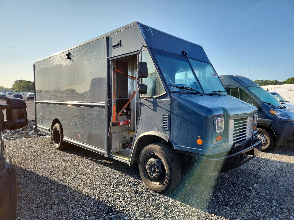 2021 FORD F59 4