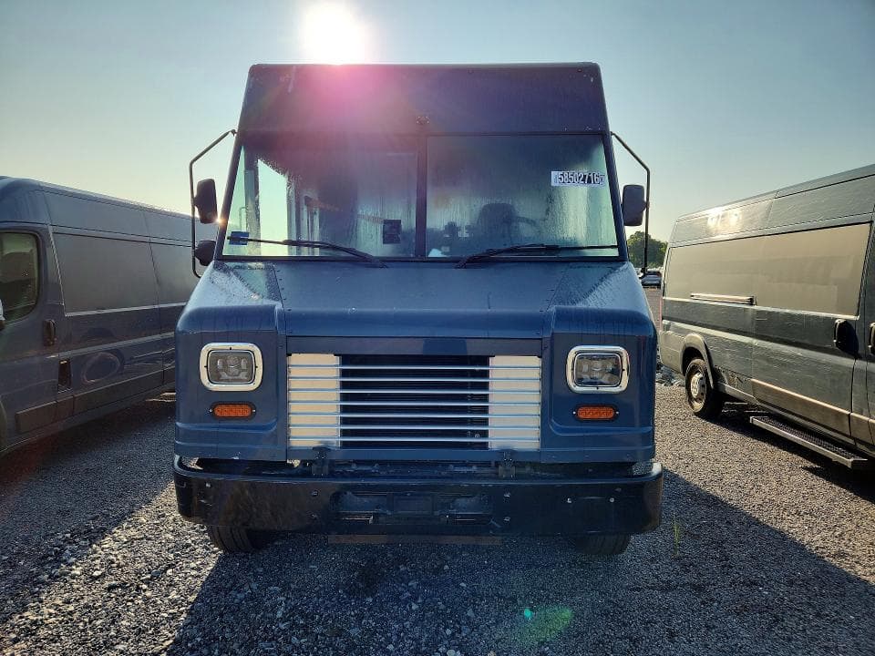 2021 FORD F59 5
