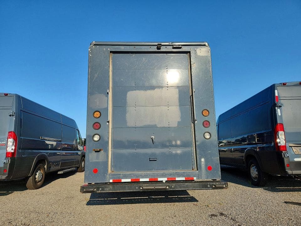 2021 FORD F59 6