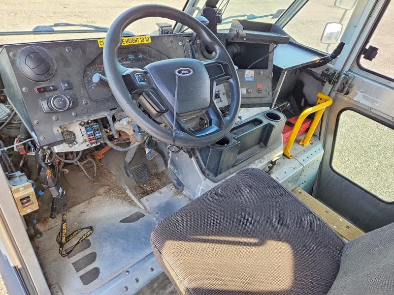 2021 FORD F59 8
