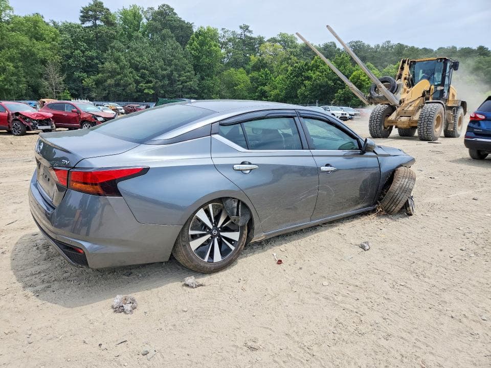 2021 NISSAN ALTIMA SV 3