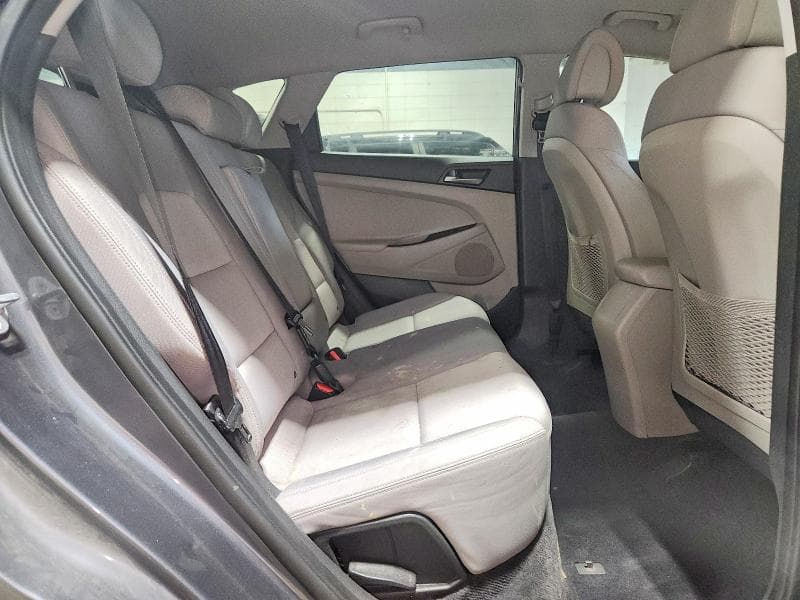 2017 HYUNDAI TUCSON SE 11
