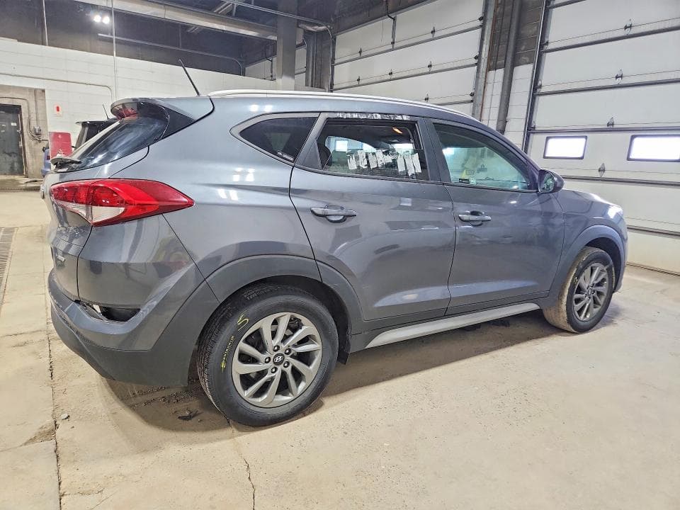 2017 HYUNDAI TUCSON SE 3