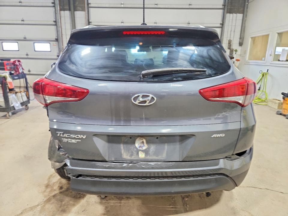 2017 HYUNDAI TUCSON SE 6