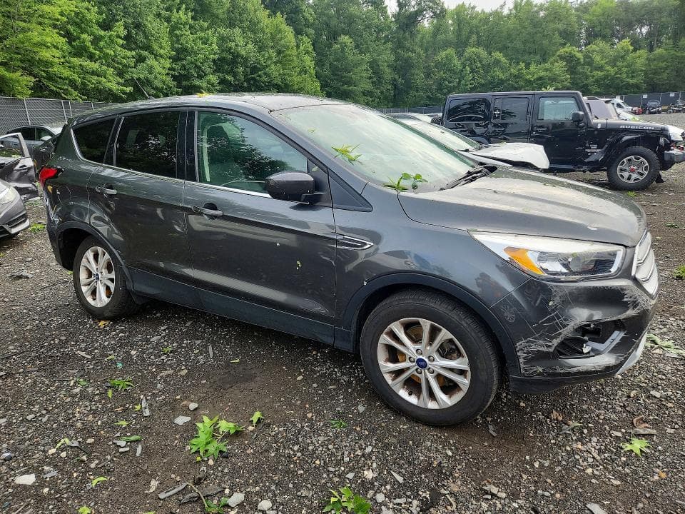 2019 FORD ESCAPE SE 4