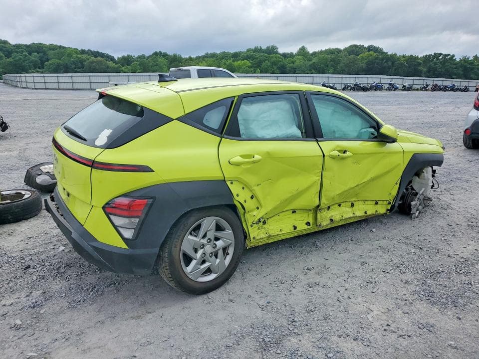 2024 HYUNDAI KONA SE 3