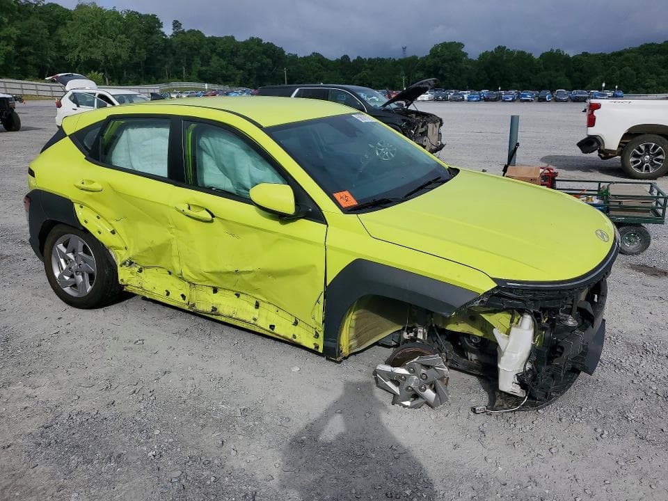 2024 HYUNDAI KONA SE 4
