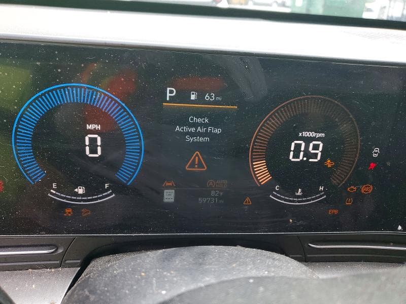 2024 HYUNDAI KONA SE 9
