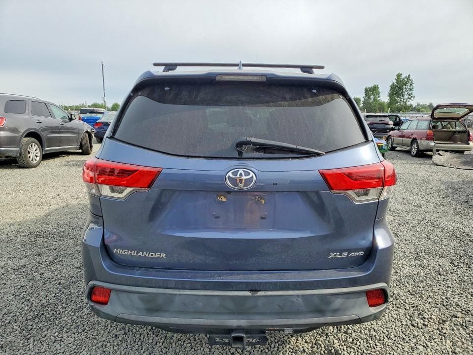 2018 TOYOTA HIGHLANDER XLE 6