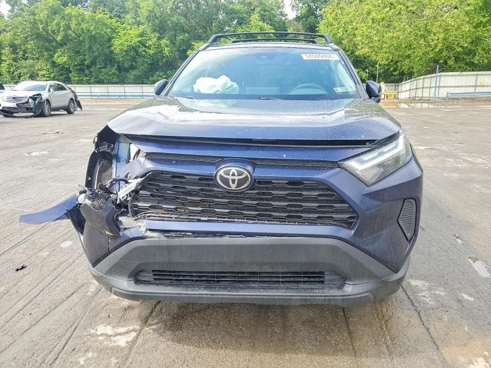 2024 TOYOTA RAV4 XLE 5