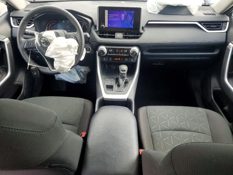 2024 TOYOTA RAV4 XLE 8