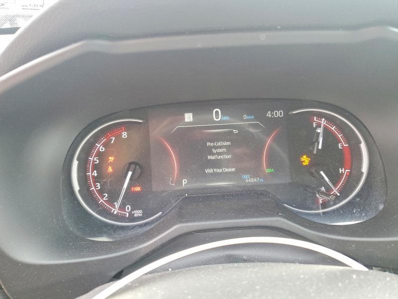 2024 TOYOTA RAV4 XLE 9