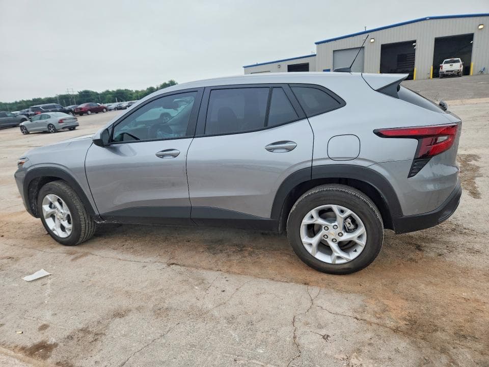 2026 CHEVROLET TRAX LS 2
