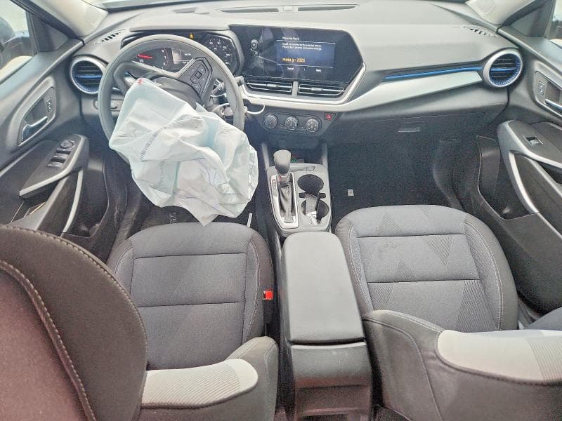 2026 CHEVROLET TRAX LS 8