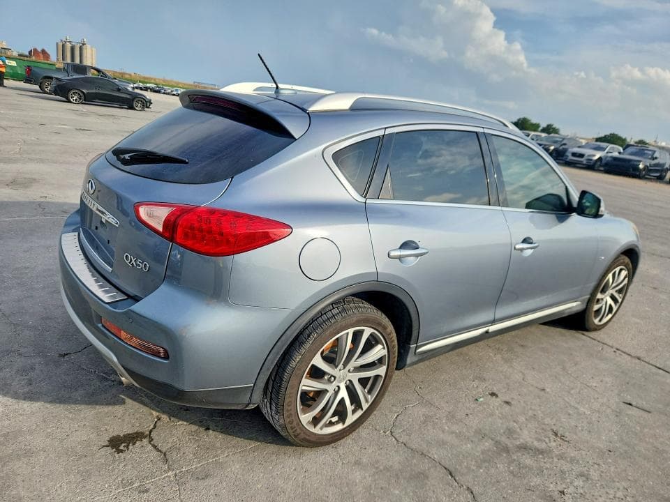 2017 INFINITI QX50 BASE 3