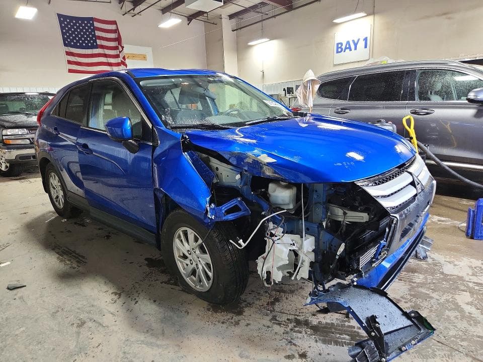 2018 MITSUBISHI ECLIPSE CROSS ES 4