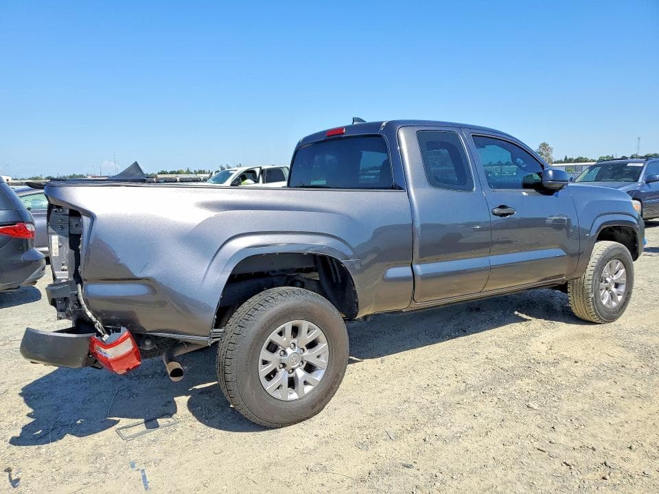 2017 TOYOTA TACOMA SR 3