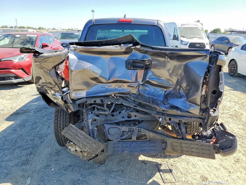 2017 TOYOTA TACOMA SR 6