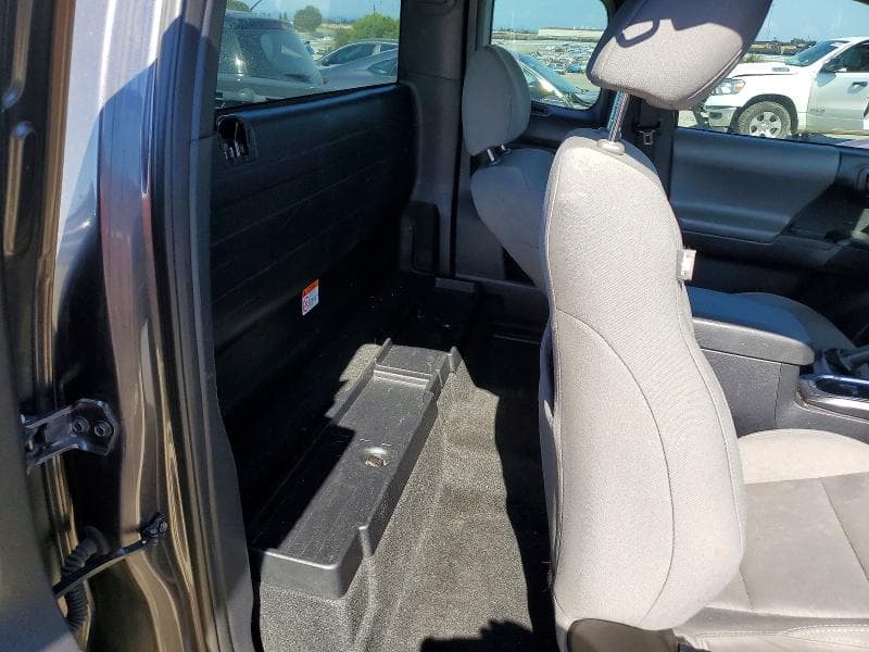 2017 TOYOTA TACOMA SR 10
