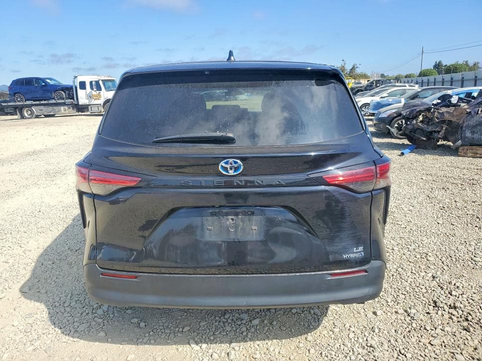 2022 TOYOTA SIENNA LE 6