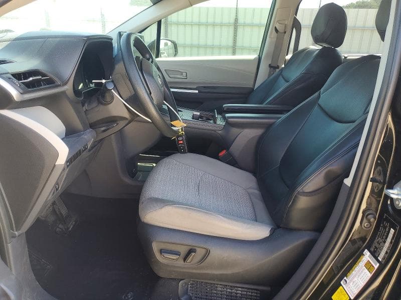 2022 TOYOTA SIENNA LE 7