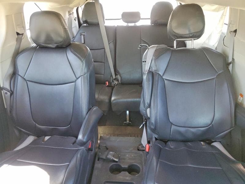 2022 TOYOTA SIENNA LE 10