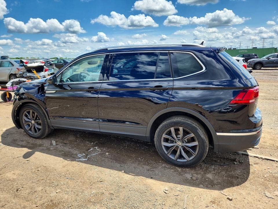 2022 VOLKSWAGEN TIGUAN SE 2