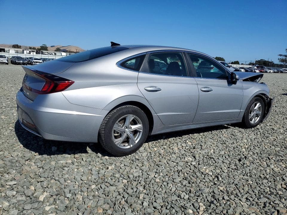2023 HYUNDAI SONATA SE 3