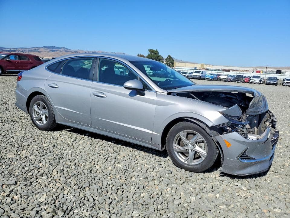 2023 HYUNDAI SONATA SE 4