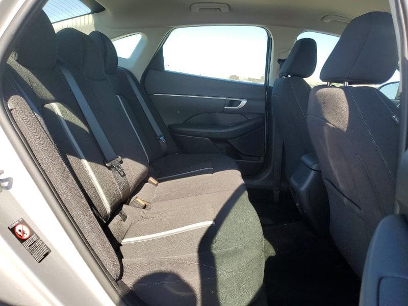 2023 HYUNDAI SONATA SE 10