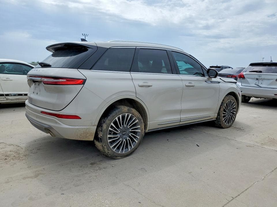2022 LINCOLN CORSAIR 3