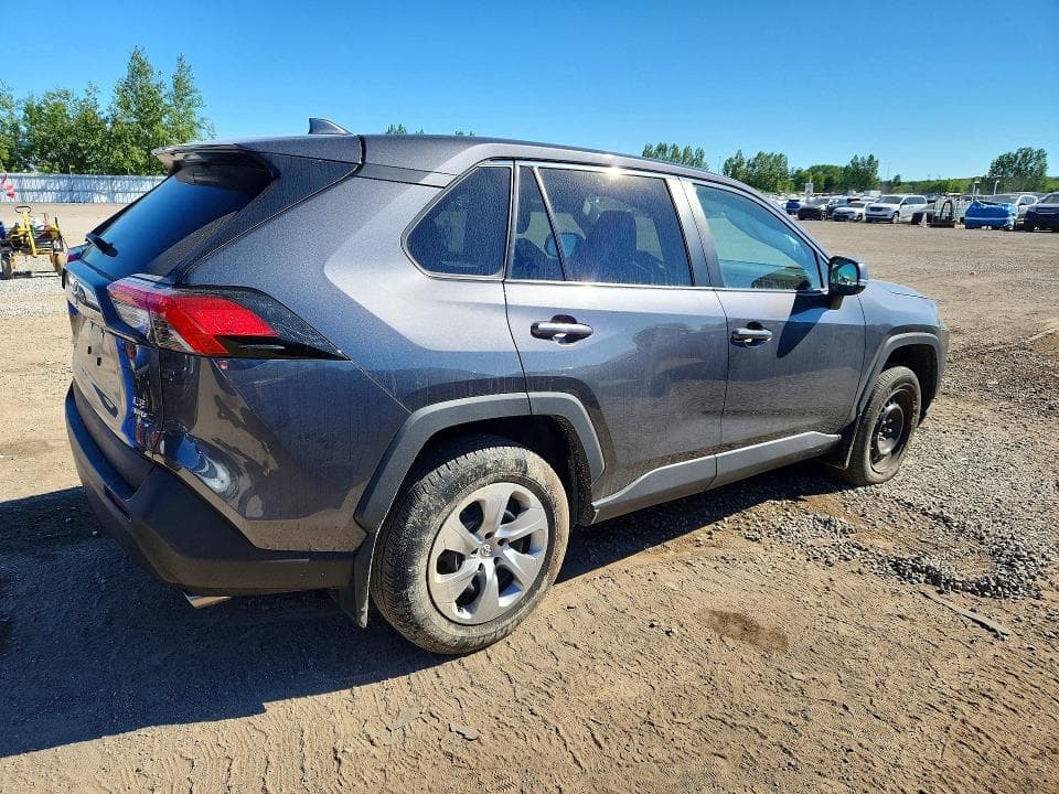 2022 TOYOTA RAV4 LE 3