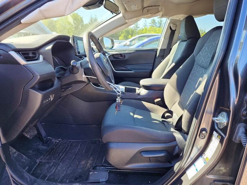 2022 TOYOTA RAV4 LE 7