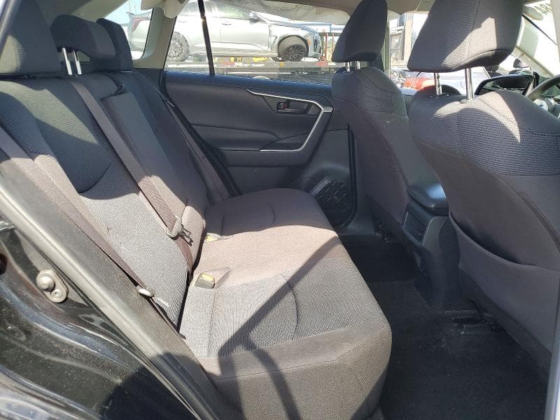 2019 TOYOTA RAV4 LE 11