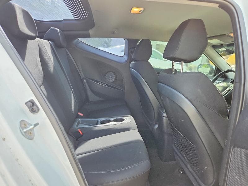 2017 HYUNDAI VELOSTER BASE 10