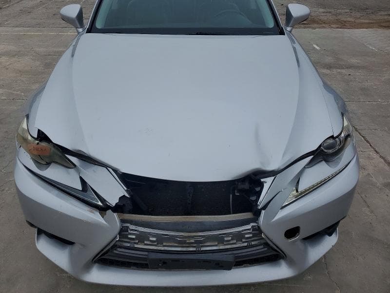 2016 LEXUS IS 200T 11