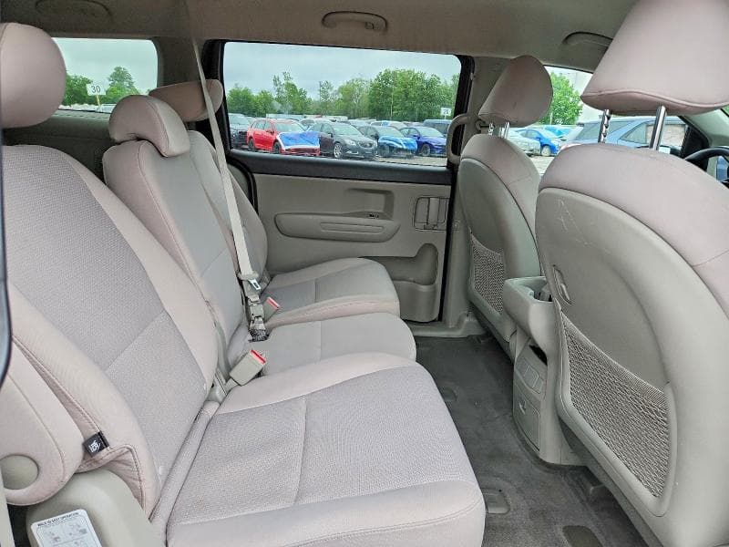 2018 KIA SEDONA LX 11