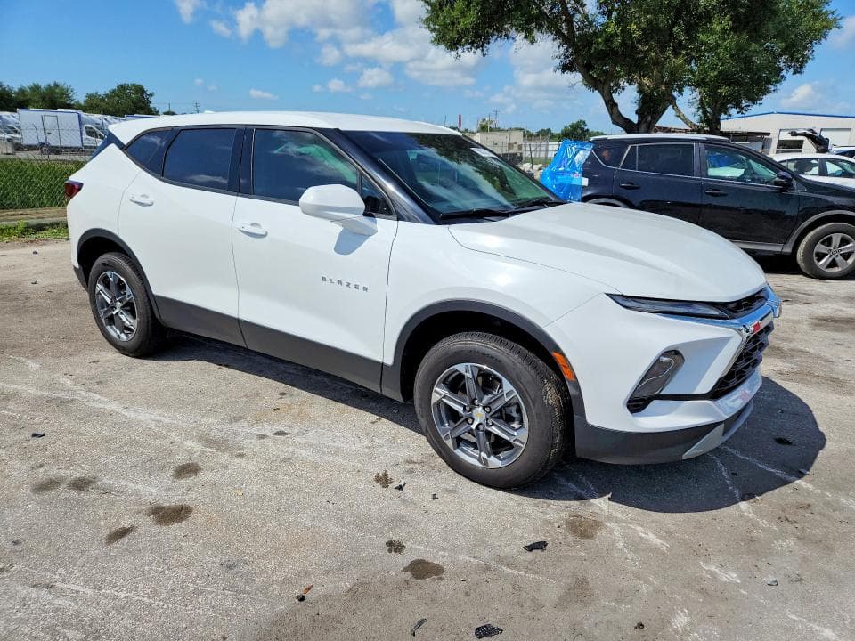 2023 CHEVROLET BLAZER 2LT 4