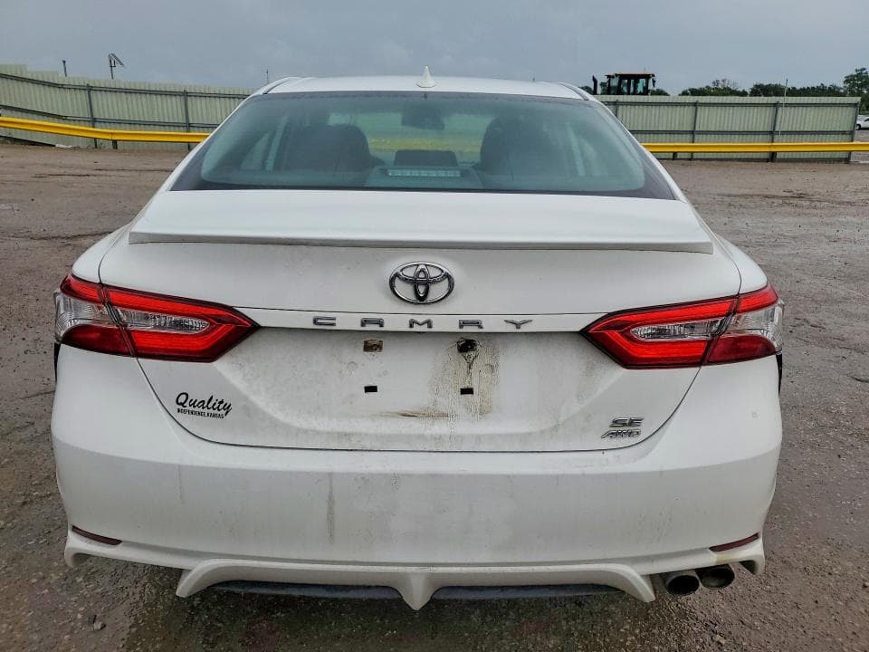 2020 TOYOTA CAMRY SE SE 6