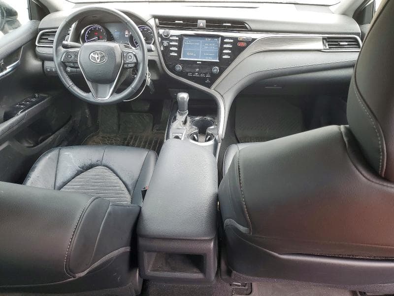 2020 TOYOTA CAMRY SE SE 8