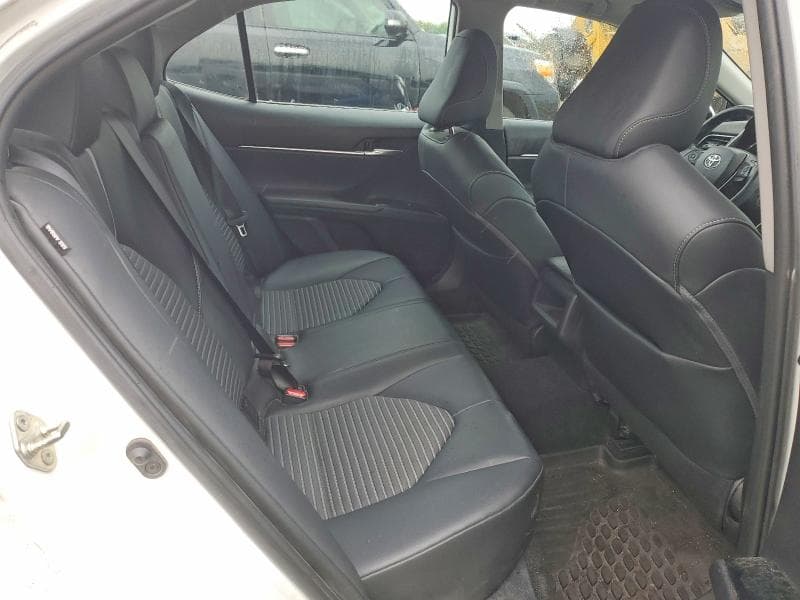 2020 TOYOTA CAMRY SE SE 10