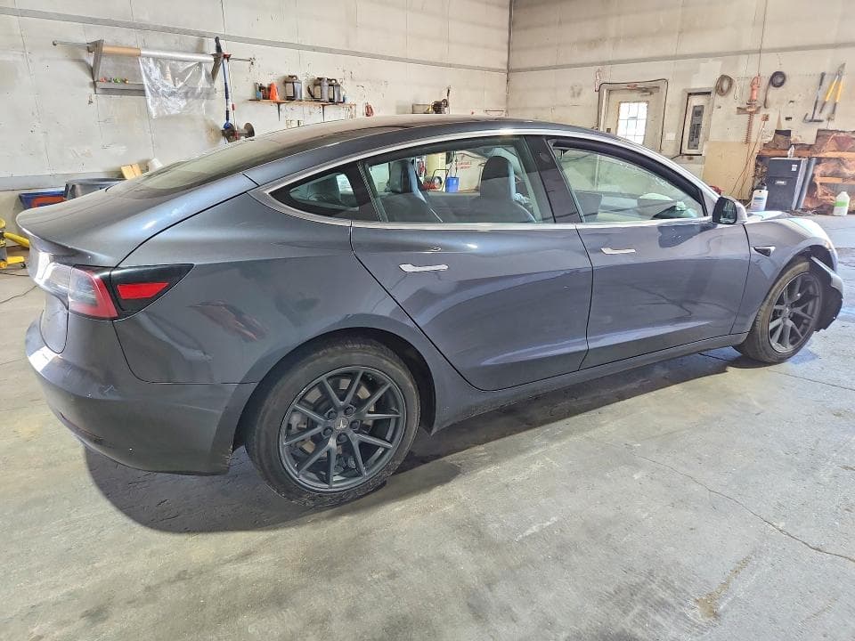 2018 TESLA MODEL 3 3