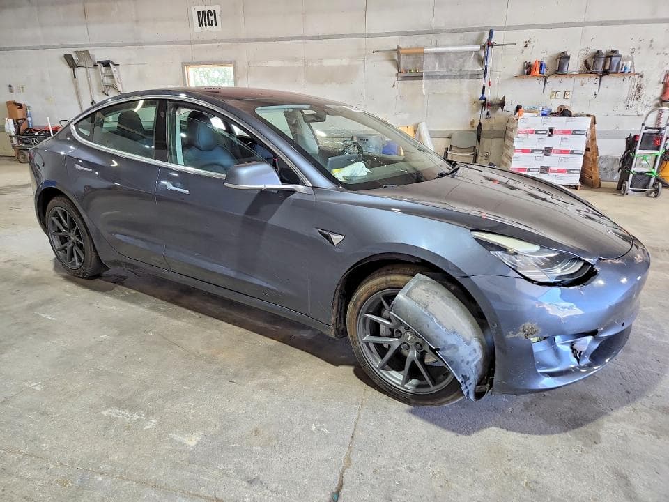 2018 TESLA MODEL 3 4
