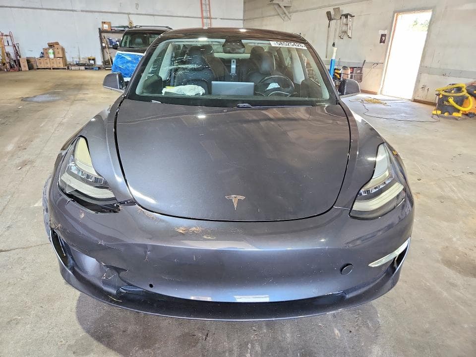 2018 TESLA MODEL 3 5