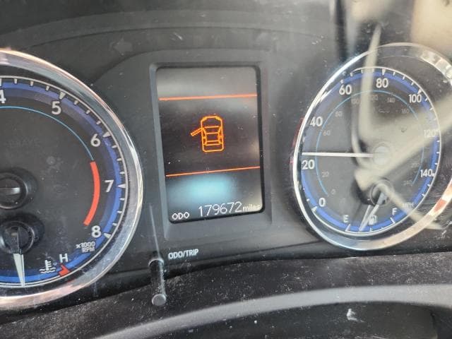 2018 TOYOTA COROLLA LE 9