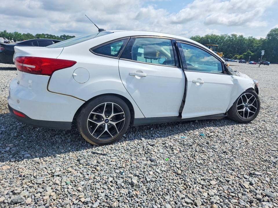 2017 FORD FOCUS SEL 3